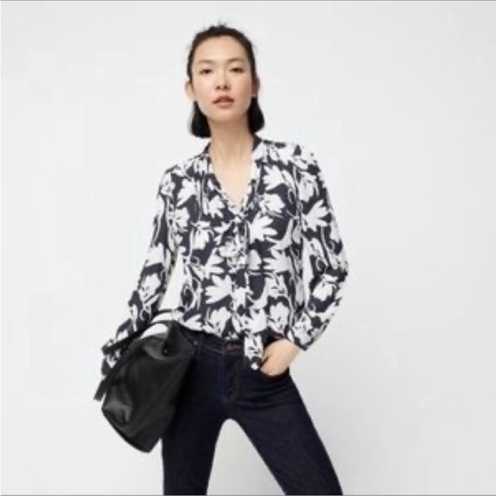 J. Crew Drapey Tie-Neck Blouse in Shadow Floral Navy  Sz 10 AC370
